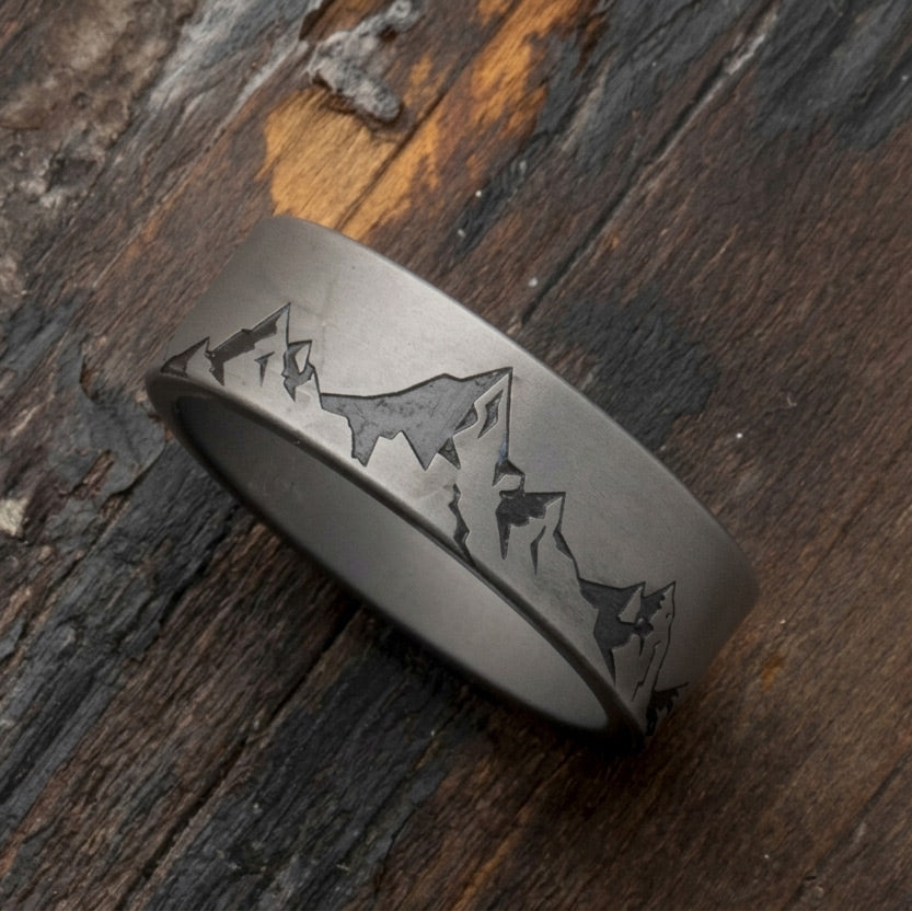 Mountain Scene Engraved Titanium Ring – 8mm