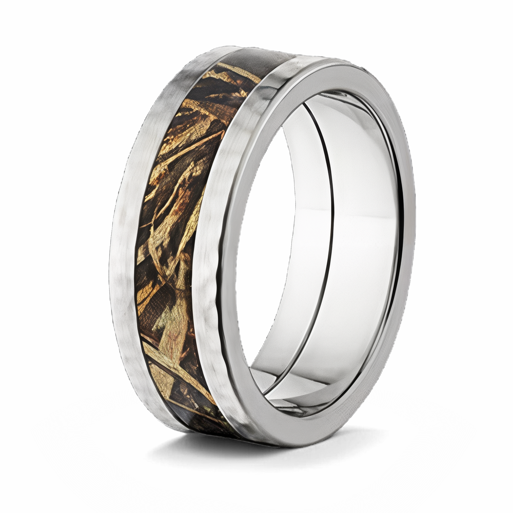 Hammered Edges Realtree Camo Ring - 8mm 