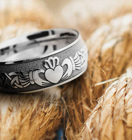 irish claddagh ring - celtic rings