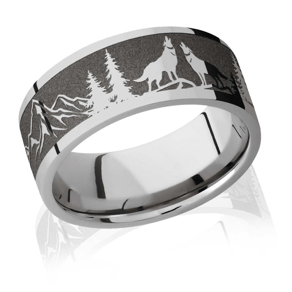 ring with wolves howling at the moon